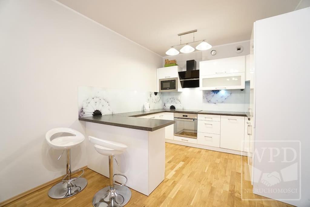 Modern Apartment-City Center-New Building-Garage Wroclaw Ngoại thất bức ảnh