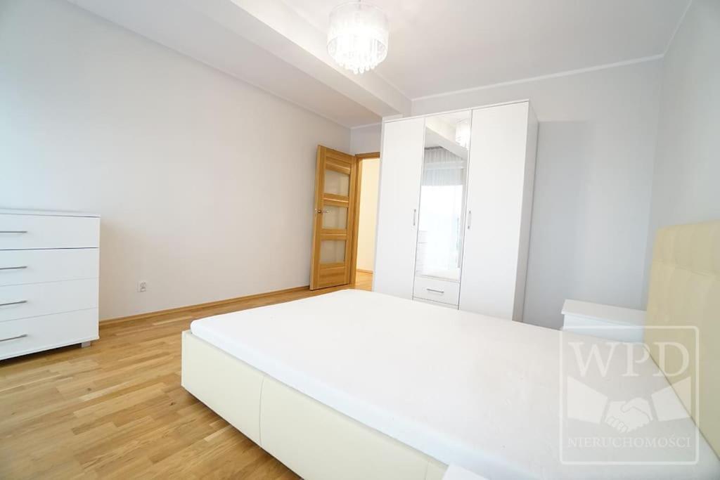 Modern Apartment-City Center-New Building-Garage Wroclaw Ngoại thất bức ảnh